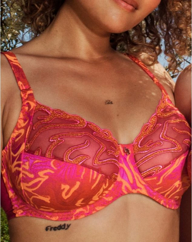 Soutien-gorge Emboîtant Louisa Bracq Vortex (Fuschia) 2 Soutien-gorge Emboîtant Louisa Bracq Vortex (Fuschia) – Image 2