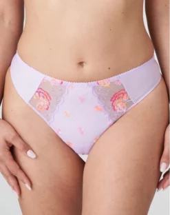 String Prima Donna Palace Garden (Pastel Lavender)