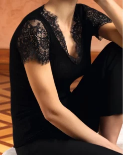 Top Manches Courtes Bien-être Lise Charmel Plaisir Caresse (Noir)